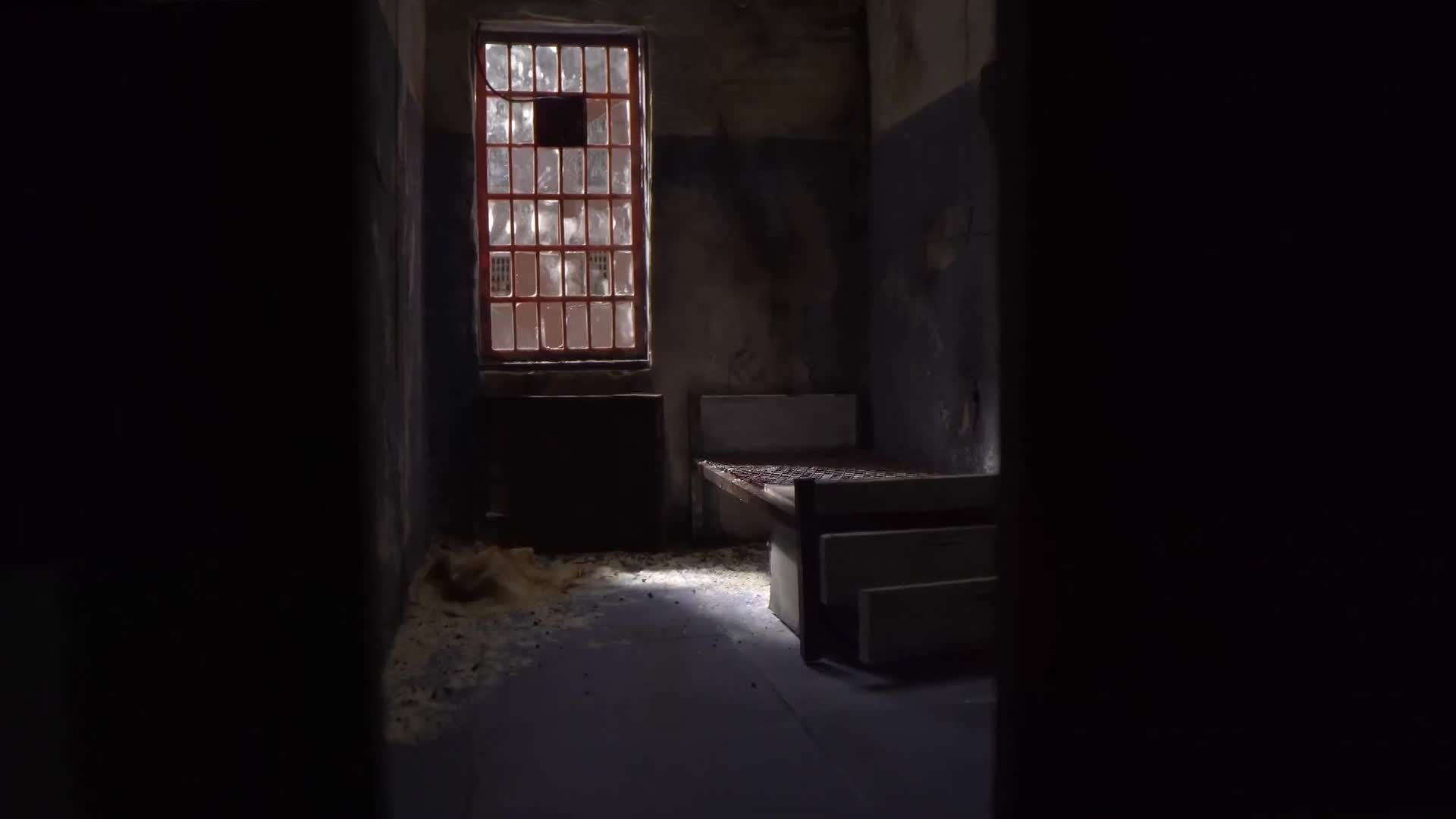 Thumbnail image for Making an Abandoned Asylum Bedroom Diorama