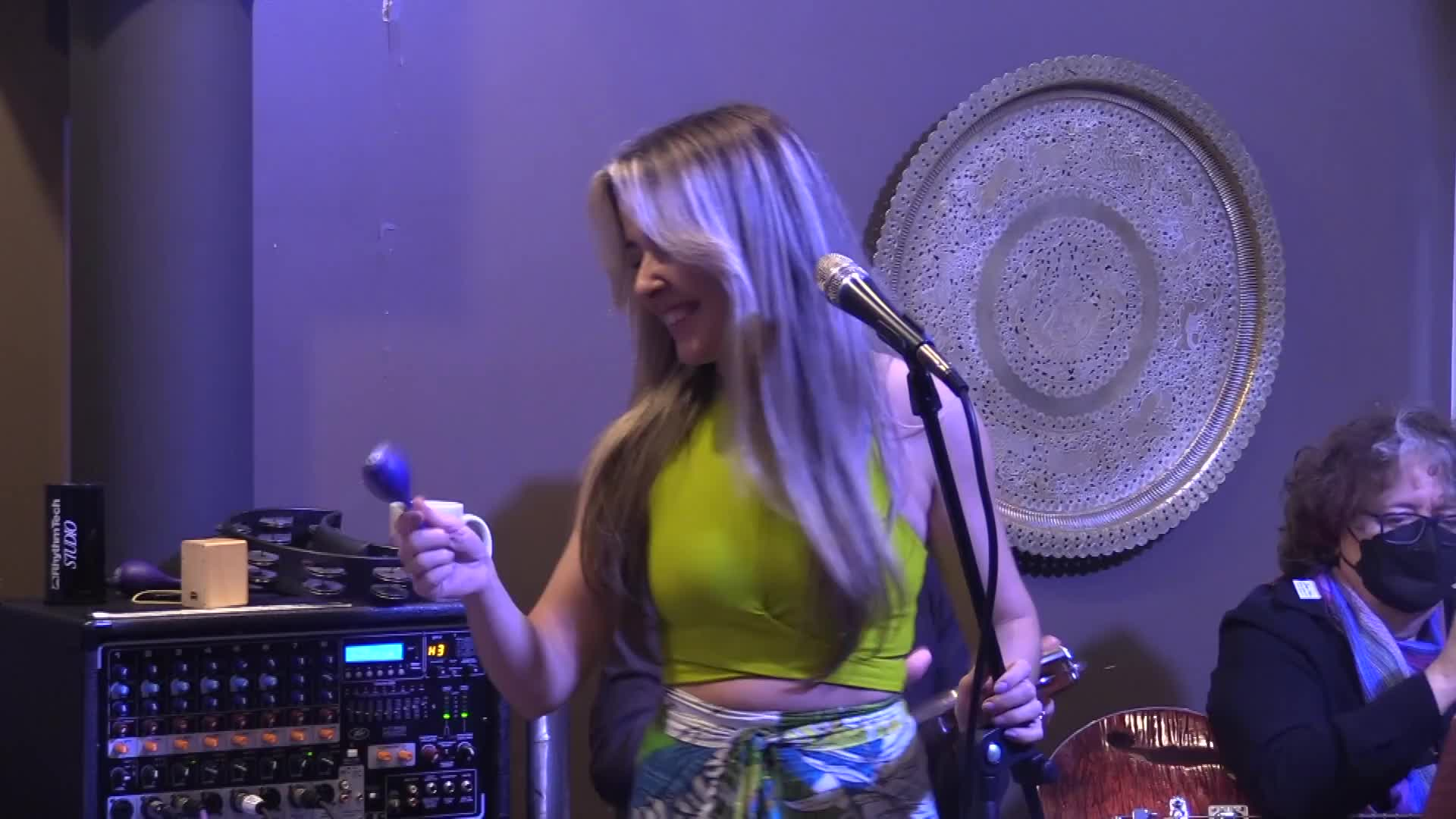 Thumbnail image for brick_hill_house_concerts-cla_da_bossa_nova_1 (1080p)